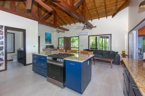 Mountain House Palmetto Bay with Private Pool in Palmetto Bay Mountain House Palmetto Bay with Private Pool in Palmetto Bay