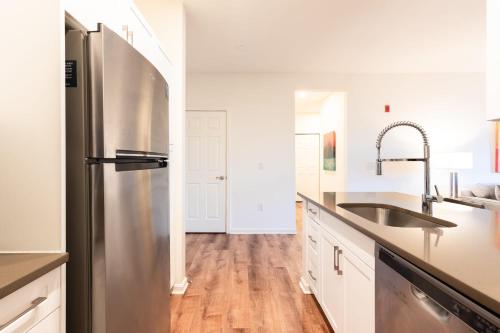 مطبخ, Modern Apt with Balcony in ليكسنجتون مطبخ, Modern Apt with Balcony in ليكسنجتون