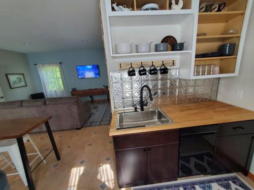 Konyha, Ahrs Creek Retreat In the Timber in St Maries (ID) Konyha, Ahrs Creek Retreat In the Timber in St Maries (ID)