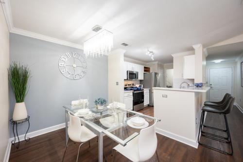 Facilities, Comfy Condo -KING Bed - POOL - Hot Tub - Pets - Wifi - Gym - Gated - in New Tampa- Between Tampa Pal in New Tampa Facilities, Comfy Condo -KING Bed - POOL - Hot Tub - Pets - Wifi - Gym - Gated - in New Tampa- Between Tampa Pal in New Tampa