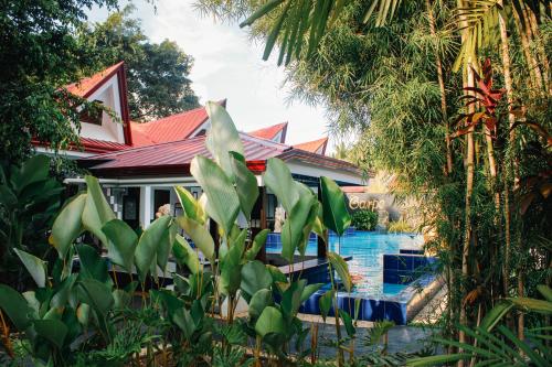 Garden, Carpe Diem Villas & Resort Dive & Stay resort in Palawan Garden, Carpe Diem Villas & Resort Dive & Stay resort in Palawan