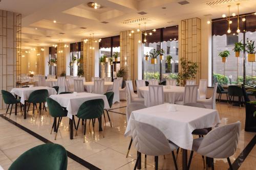 レストラン, ベスト ウェスタン プラス アタケント パーク ホテル (Best Western Plus Atakent Park Hotel) in アルマティ レストラン, ベスト ウェスタン プラス アタケント パーク ホテル (Best Western Plus Atakent Park Hotel) in アルマティ