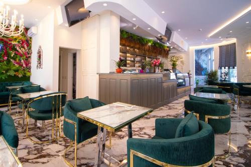 Pub/Lounge, Hotel Ambasada QTA in Laprake Pub/Lounge, Hotel Ambasada QTA in Laprake