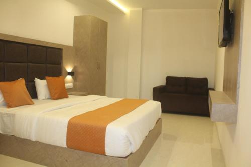 Bathroom, Hotel Metro Inn in Borivali Bathroom, Hotel Metro Inn in Borivali