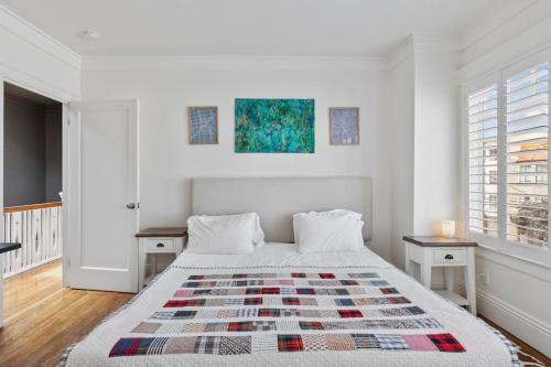 Spacious SF Haven - Cozy Bedrooms & Modern Kitchen near California Academy of Sciences Spacious SF Haven - Cozy Bedrooms & Modern Kitchen near California Academy of Sciences