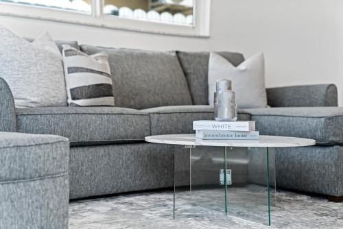 Luxurious Family Escape in Hialeah (FL) Luxurious Family Escape in Hialeah (FL)
