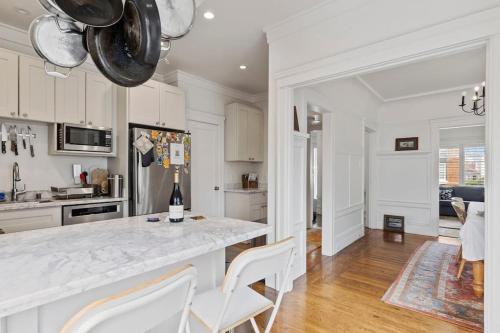 Facilities, Spacious SF Haven - Cozy Bedrooms & Modern Kitchen near de Young Museum Facilities, Spacious SF Haven - Cozy Bedrooms & Modern Kitchen near de Young Museum
