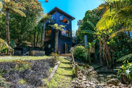The Treehouse, Oneroa, Waiheke in Waiheke Island The Treehouse, Oneroa, Waiheke in Waiheke Island