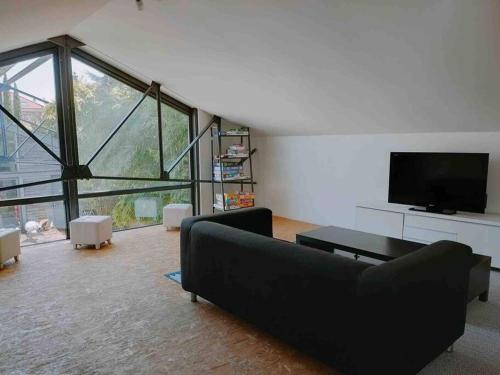 Loft avec Piscine Interieure et Jardin in Melun Loft avec Piscine Interieure et Jardin in Melun