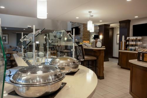 Food and beverages, Staybridge Suites By Holiday Inn Gilbert - East Mesa in East Mesa Food and beverages, Staybridge Suites By Holiday Inn Gilbert - East Mesa in East Mesa