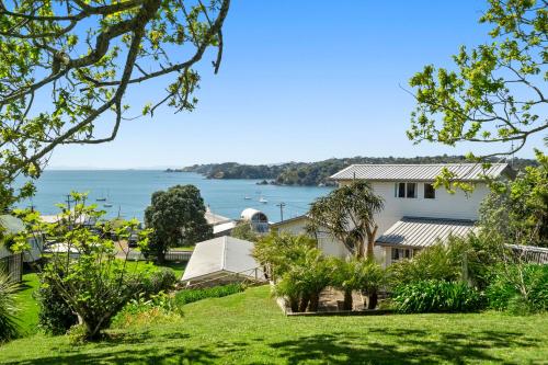 Exterior view, Oneroa Bay View Apartment in Oneroa Exterior view, Oneroa Bay View Apartment in Oneroa