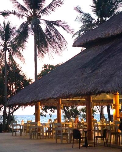 Restaurant, Moonlight Bay Resort in Klong Tob Beach Restaurant, Moonlight Bay Resort in Klong Tob Beach