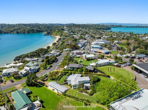 Surrounding environment, Oneroa Bay View Apartment in Oneroa Surrounding environment, Oneroa Bay View Apartment in Oneroa
