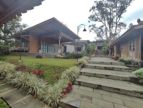Exterior view, Oemah Tahu Banjarnegara Resto and Resort Mitra RedDoorz in Banjarnegara Exterior view, Oemah Tahu Banjarnegara Resto and Resort Mitra RedDoorz in Banjarnegara