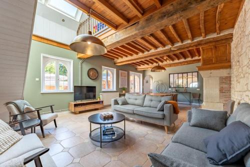 Piscine interieure, SPA et Jeux open for 15 guests in Theuville-aux-Maillots Piscine interieure, SPA et Jeux open for 15 guests in Theuville-aux-Maillots