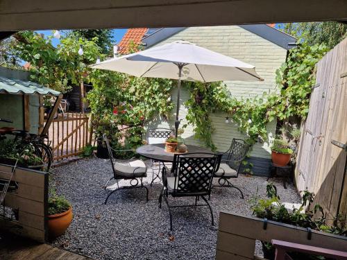 Jardín, Bed & Bentwoud in Zoetermeer Jardín, Bed & Bentwoud in Zoetermeer