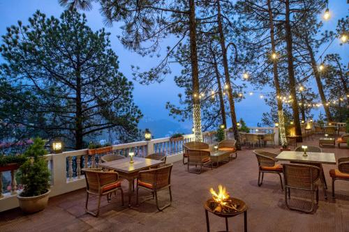 Bar/Lounge, 8fold by LaRiSa Shimla in Shimla Bar/Lounge, 8fold by LaRiSa Shimla in Shimla