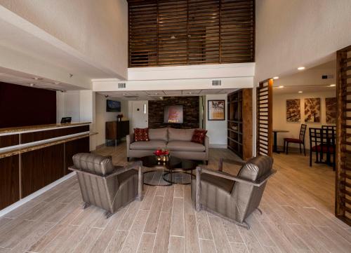 Lobby, Red Roof PLUS+ Houston - Energy Corridor in Houston West Lobby, Red Roof PLUS+ Houston - Energy Corridor in Houston West
