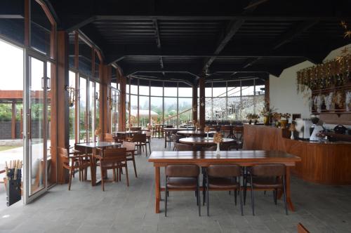 Restaurant, Svargan Lakeside Glamping near Ulun Danu Bratan Temple Restaurant, Svargan Lakeside Glamping near Ulun Danu Bratan Temple