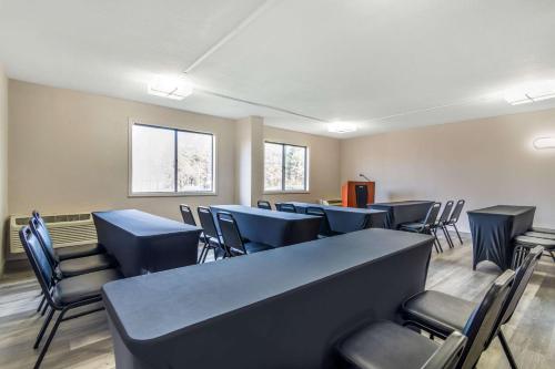 Meeting room / ballrooms, Country Inn & Suites by Radisson, Atlanta Airport South, GA in Hartsfield-Jackson Atlanta International Airport Meeting room / ballrooms, Country Inn & Suites by Radisson, Atlanta Airport South, GA in Hartsfield-Jackson Atlanta International Airport