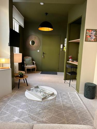 Entrance, Le 101 appartement dans charmant village parking facile in Montville Entrance, Le 101 appartement dans charmant village parking facile in Montville