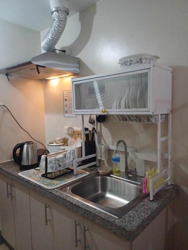 Kitchen, Suntrust Parkview near Museo Filipino Intramuros Kitchen, Suntrust Parkview near Museo Filipino Intramuros