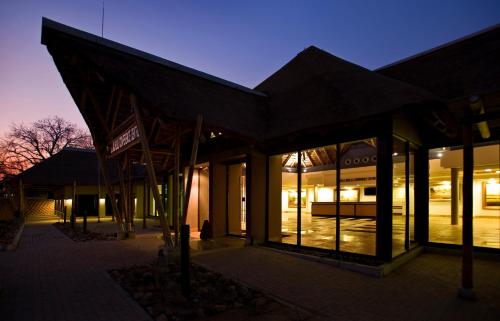 Hotelli välisilme, aha Skukuza Safari Lodge in Krügeri Rahvuspark Hotelli välisilme, aha Skukuza Safari Lodge in Krügeri Rahvuspark