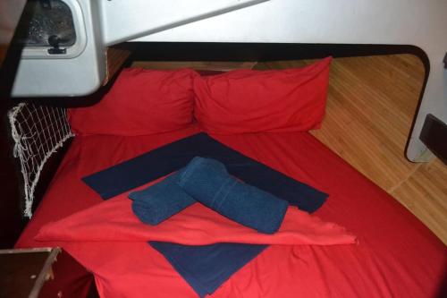 AMAZING FLAT IN CLASSIC SAILING BOAT in BARCELONA