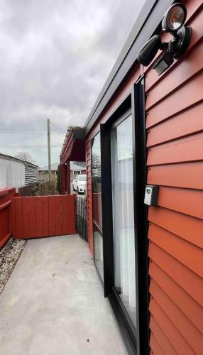Entrance, Tiny Home in Mosgiel in Mosgiel Entrance, Tiny Home in Mosgiel in Mosgiel