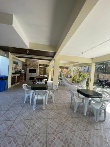 Pousada Ramo de Acácia (Pousada Ramo de Acacia) in บอมบิญาส Pousada Ramo de Acácia (Pousada Ramo de Acacia) in บอมบิญาส