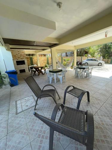 Pousada Ramo de Acácia (Pousada Ramo de Acacia) in บอมบิญาส Pousada Ramo de Acácia (Pousada Ramo de Acacia) in บอมบิญาส