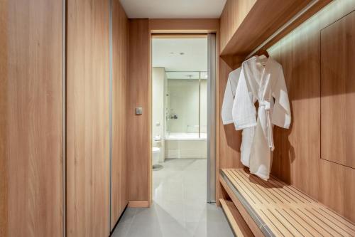 Shower, Dorsett Changi City Singapore near Jewel Changi Airport Shower, Dorsett Changi City Singapore near Jewel Changi Airport