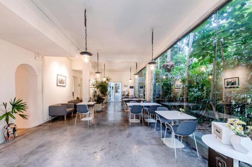 Shared lounge/TV area, Shenzhen Loft Youth Hostel in Shenzhen Shared lounge/TV area, Shenzhen Loft Youth Hostel in Shenzhen