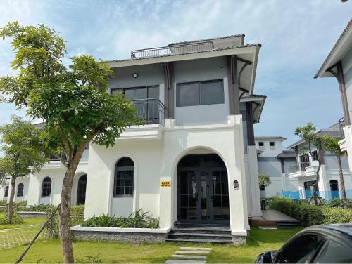 Chuoi Villa 3 Phong ngu Sonasea Van Đon - Đay đu tien nghi - san vuon BBQ - Sat bai bien in Van Don Chuoi Villa 3 Phong ngu Sonasea Van Đon - Đay đu tien nghi - san vuon BBQ - Sat bai bien in Van Don