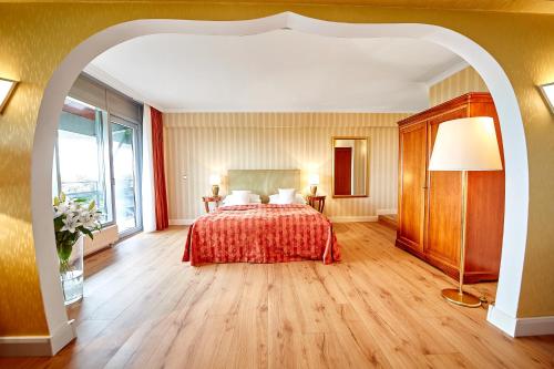 Cliff Hotel Rugen in Ostseebad Sellin Cliff Hotel Rugen in Ostseebad Sellin