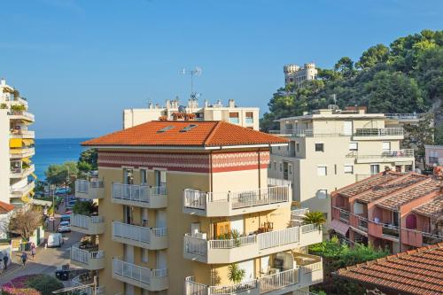 "L'Idyllique" Parking, Piscine, Plage, Calme assure, Gare in Roquebrune-Cap-Martin "L'Idyllique" Parking, Piscine, Plage, Calme assure, Gare in Roquebrune-Cap-Martin