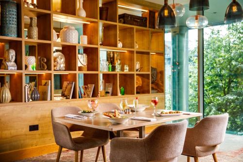 Restaurant, Holland House Hotel Cardiff By Sunday in Cardiff Restaurant, Holland House Hotel Cardiff By Sunday in Cardiff