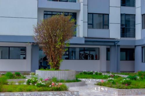 Modern 1-Bedroom Apartment in Nairobi with Balcony, Gym, & Fast WiFi