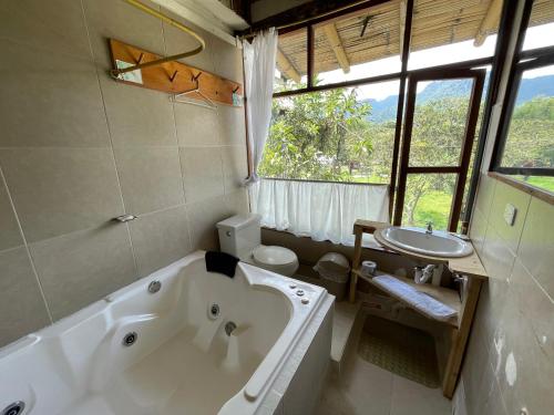 حمام, Biohostal Mindo Cloud Forest in Mindo حمام, Biohostal Mindo Cloud Forest in Mindo