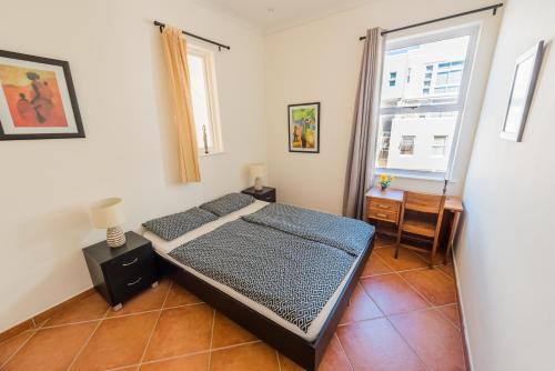 Stunning Cape Town Table Mountain and Harbor View