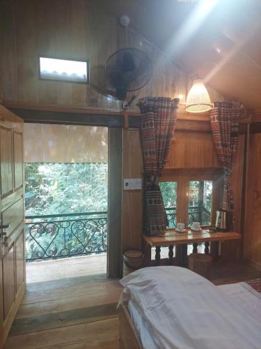 Nhà A Páo (Nha A Pao) in Ban Kam Nhà A Páo (Nha A Pao) in Ban Kam