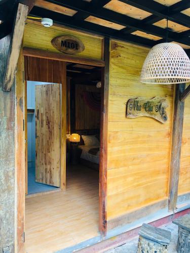 Nhà của Mỵ (Nha cua My) in Ban Kam Nhà của Mỵ (Nha cua My) in Ban Kam