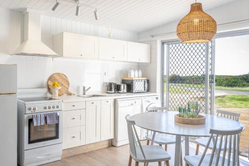 Beach Hut Scamander in Scamander Beach Hut Scamander in Scamander