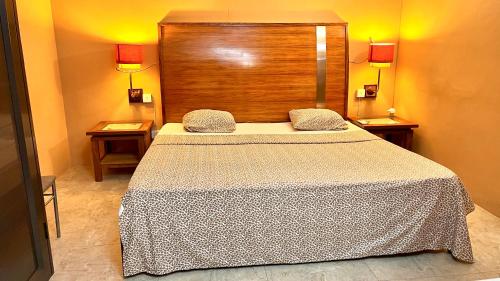 Ebony Apartment & Studio