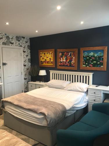 Acacia Villas Guest House in Guildford Acacia Villas Guest House in Guildford