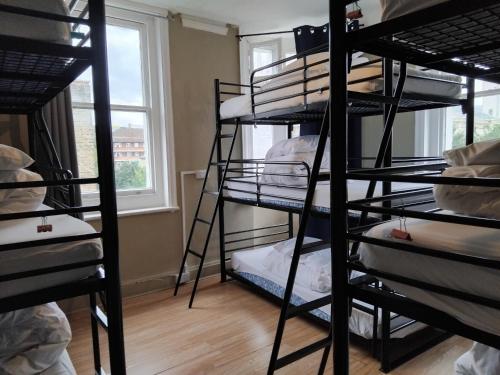 Bell House Hostel in London Bell House Hostel in London