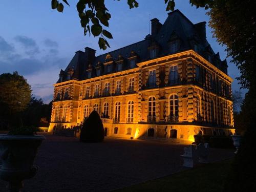 Le Château des Rêves de la Ferté Fresnel (Le Chateau des Reves de la Ferte Fresnel) in La Ferte-Frenel Le Château des Rêves de la Ferté Fresnel (Le Chateau des Reves de la Ferte Fresnel) in La Ferte-Frenel