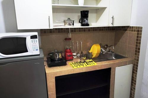 Habitacion tipo hotel centrico 3 camas, cocina,WIFI E in Zona Centro Habitacion tipo hotel centrico 3 camas, cocina,WIFI E in Zona Centro