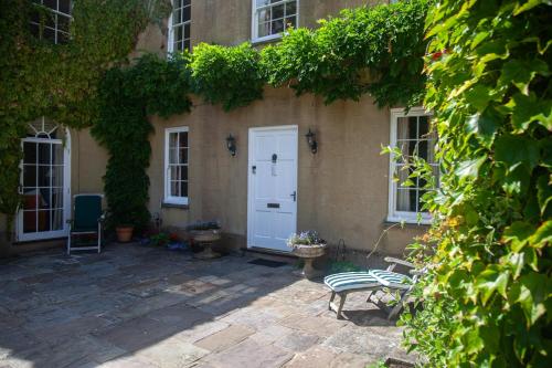 Clemenstone House B&B in Bridgend Clemenstone House B&B in Bridgend
