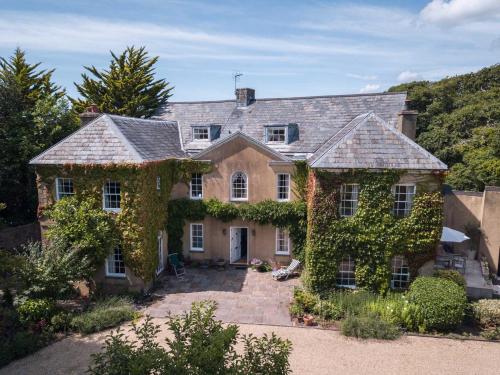 Clemenstone House B&B in Bridgend Clemenstone House B&B in Bridgend